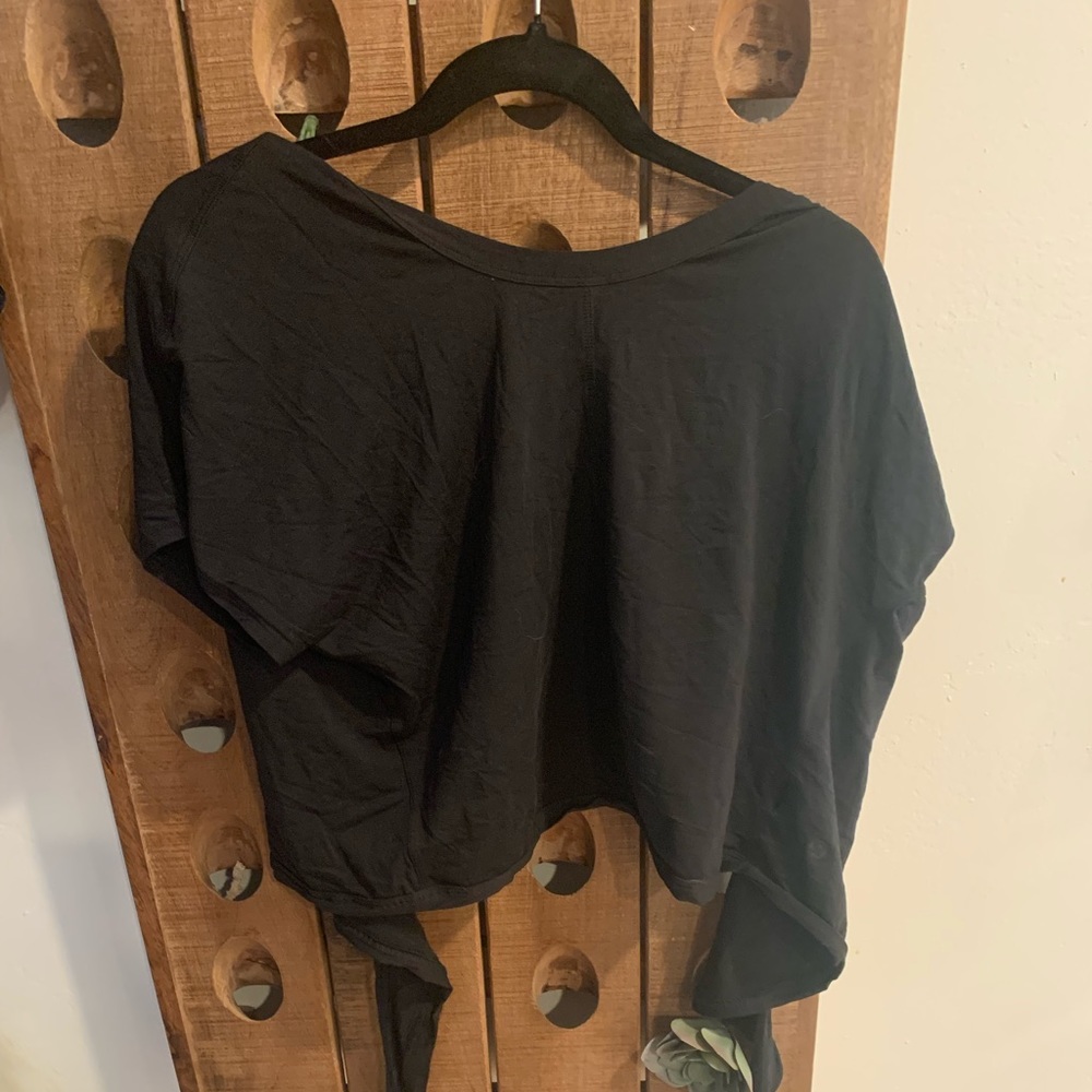 Lululemon tie back black tee size 8